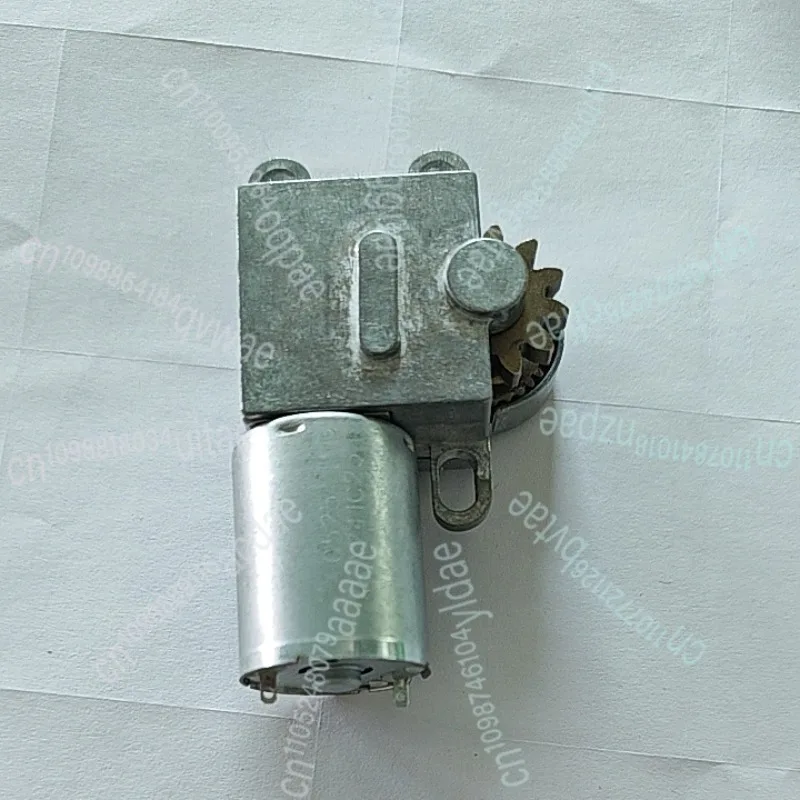 

Синхронный двигатель 5 В, небольшой реверсивный постоянный ток, медленное вращение для электромобиля, электрическая реклама, световой короб, мини-двигатель