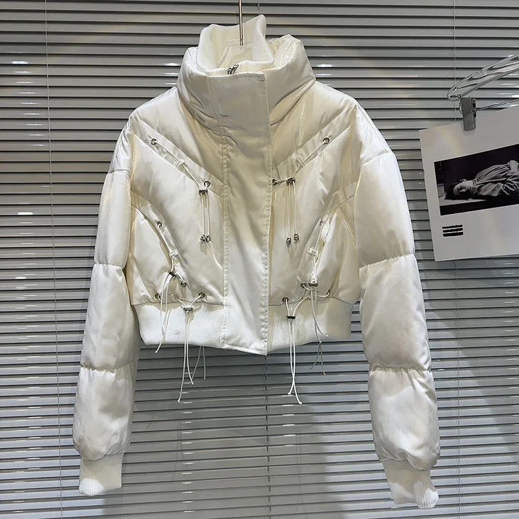2025年冬新作 ニッチデザイン スパイシーガール ドローストリングストラップ ダブルレイヤーカラー ブライトフェイス ファッションストリート 暖かいダウンジャケット