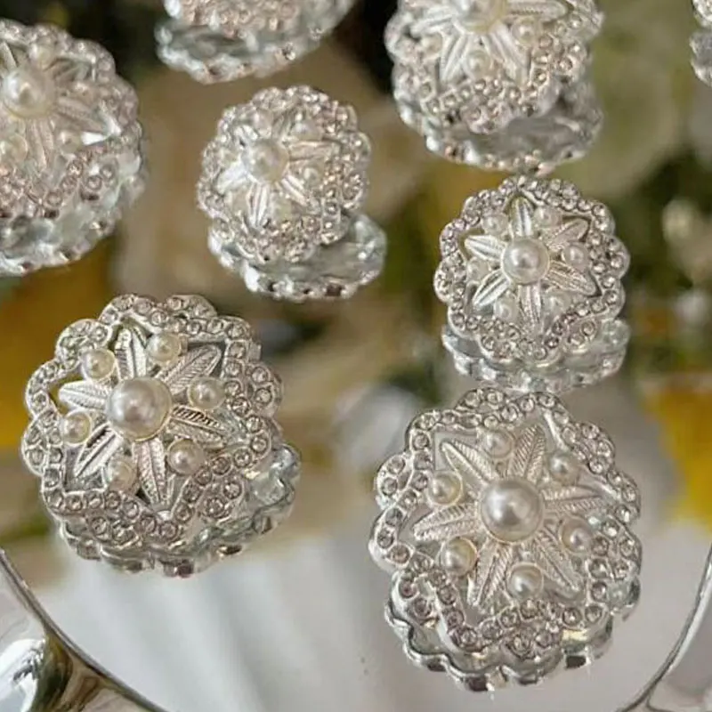 6 Stück 18/23 mm blumenähnliche silberne Metallknöpfe für Kleidung, Mantel, Windjacke, DIY, Perlen-Strass-Dekoration, Nähknöpfe – Detail 1