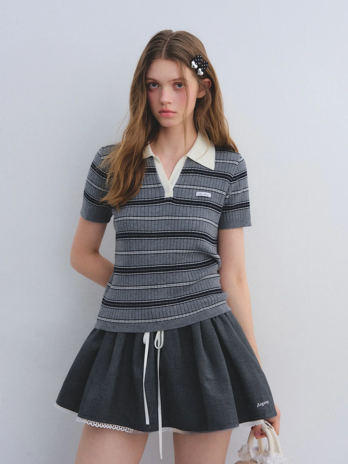 

AsGony Miu Series V-Neck Color Block Stripe Short Sleeve Knitted Shirt Slim Fit Breathable Casual Style Women's Top