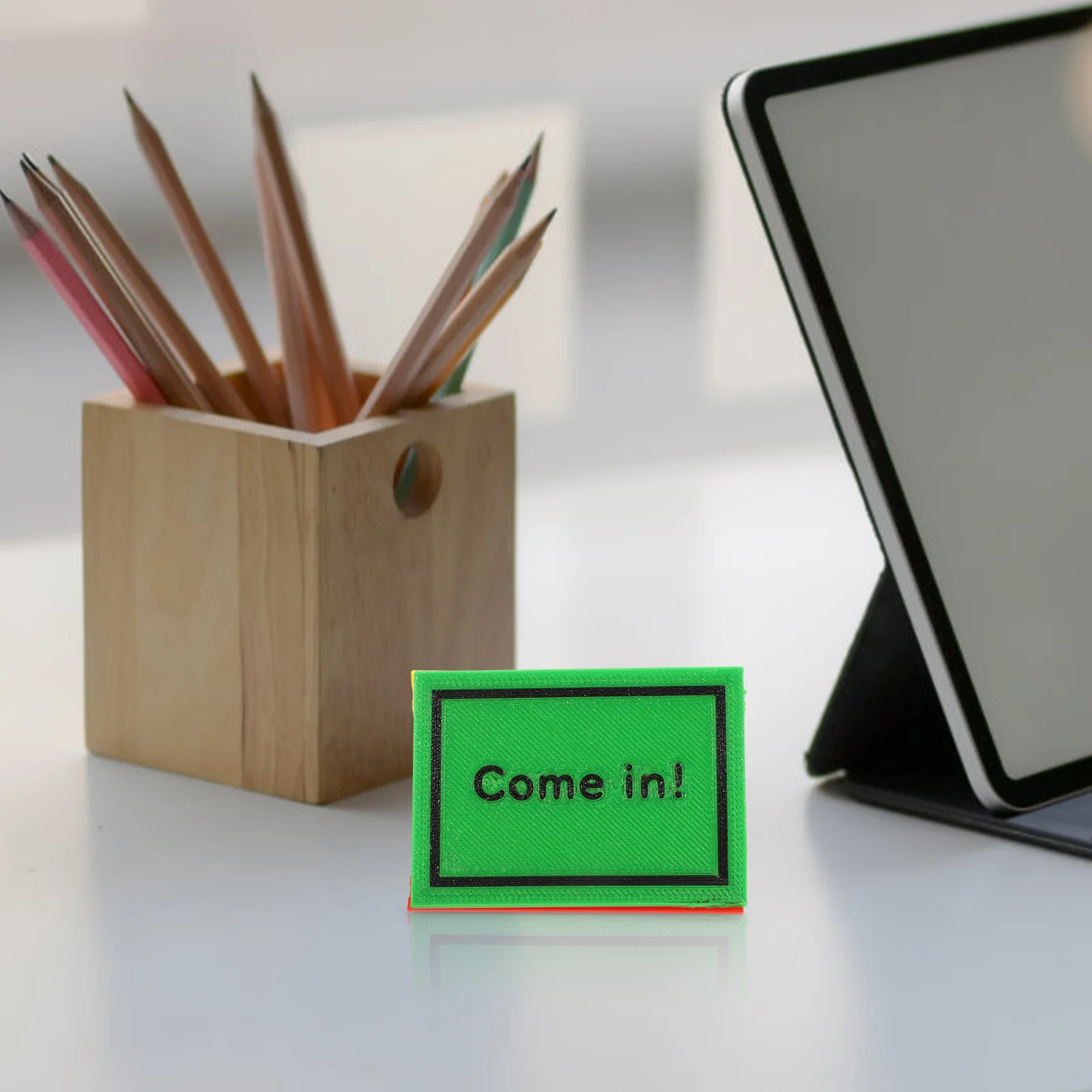 Мини-треугольная настольная вывеска, съемная многоцветная офисная доска «Не беспокоить», настольный индикатор состояния работы, декоративная вывеска