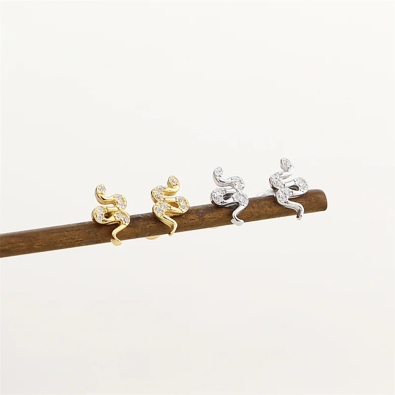 WOOZU 925 فضة شيك تصميم ثعبان الزركون المسمار أقراط من الخرز للنساء حفلة روك الشرير غرامة مجوهرات القوطية اكسسوارات