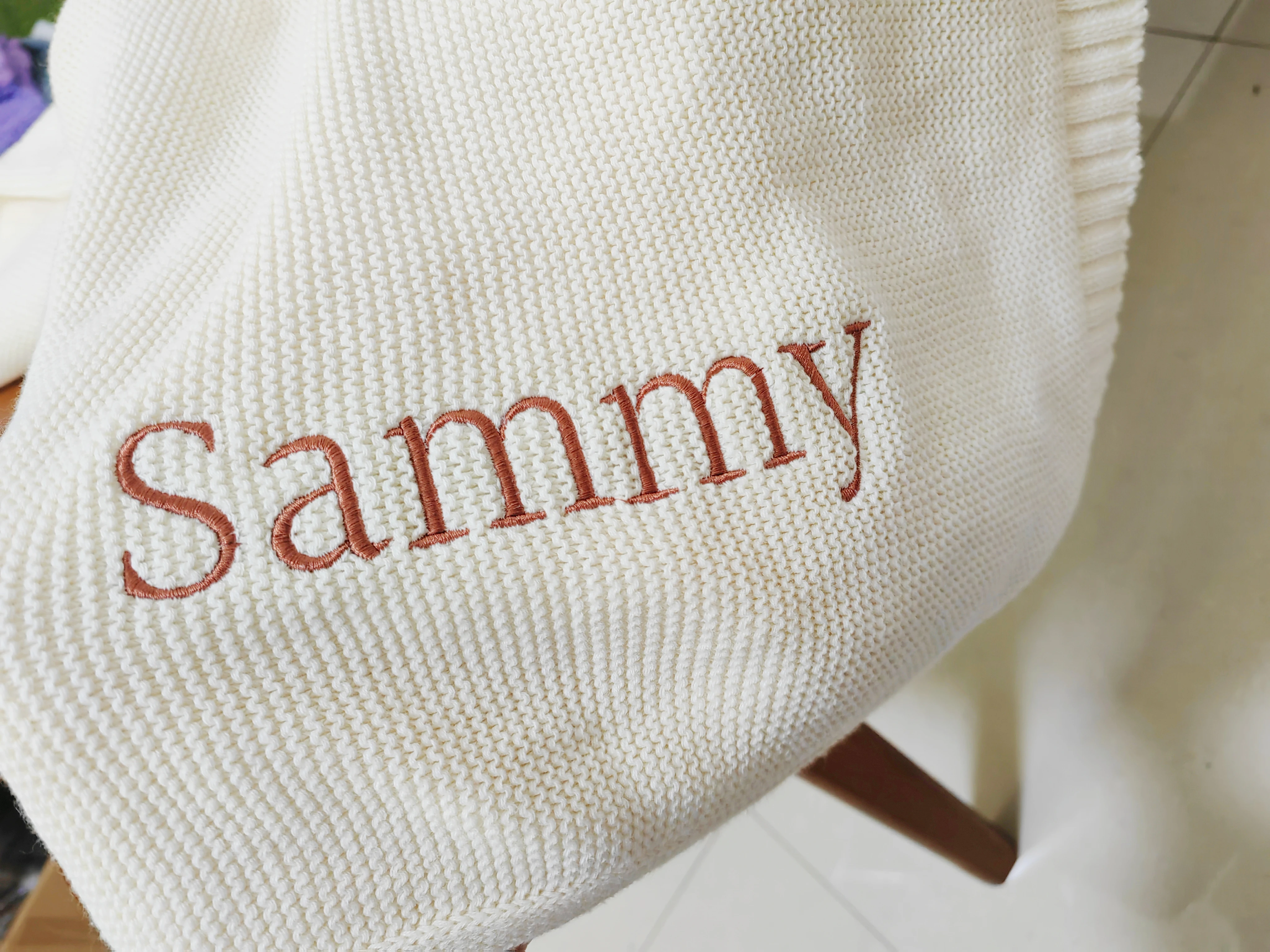 100% Baumwoll-Strickdecke für Babys, personalisierbar mit Namen, weiche, atmungsaktive Puckdecke für Säuglinge, individuelle Neugeborenen-Wickeldecke, Geschenk – Detail 16