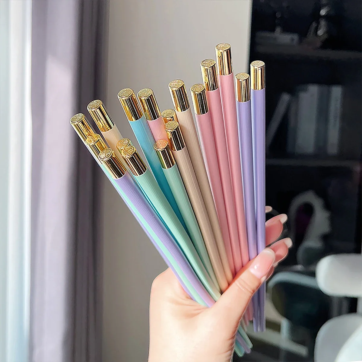 

5pairs Reusable Chopsticks Macaron Alloy Chopsticks Set Anti Slip Durable Sushi Chopsticks Suitable for Kitchen Holiday Party