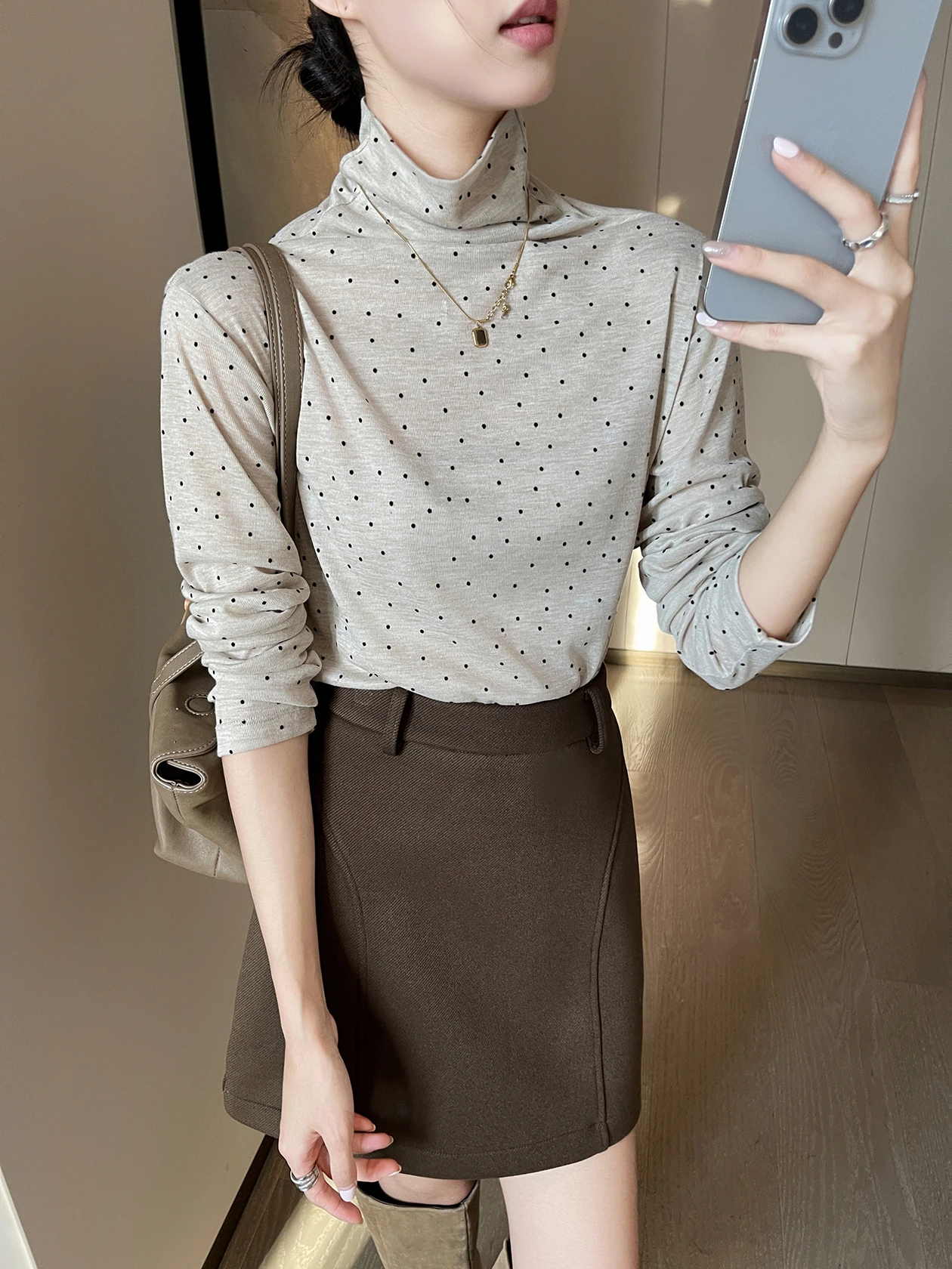 

Мягкая женская зимняя футболка в горошек с высоким воротником, легкий кофейный цвет, повседневная длинная футболка в стиле ретро