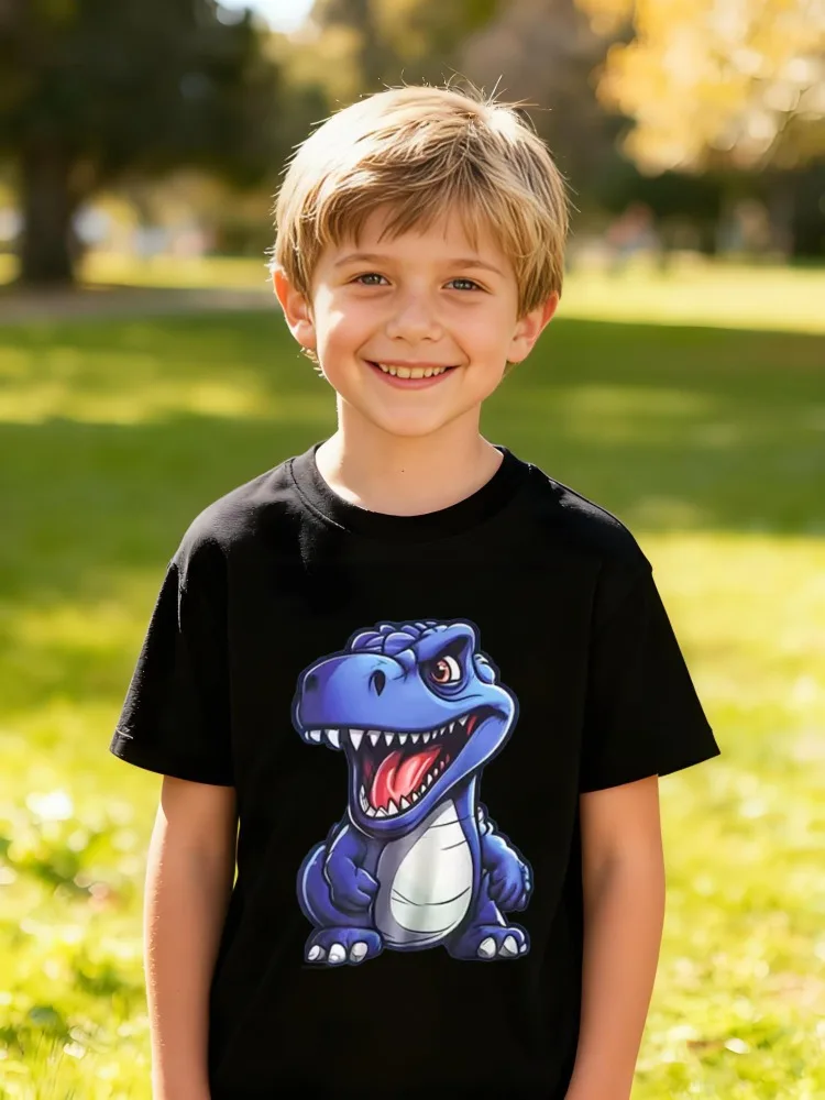 ​ تي شيرت قطني للأطفال على شكل ديناصور كرتوني مع لون أزرق نابض بالحياة وأسنان حادة للأولاد والبنات مغامرة ما قبل التاريخ ​