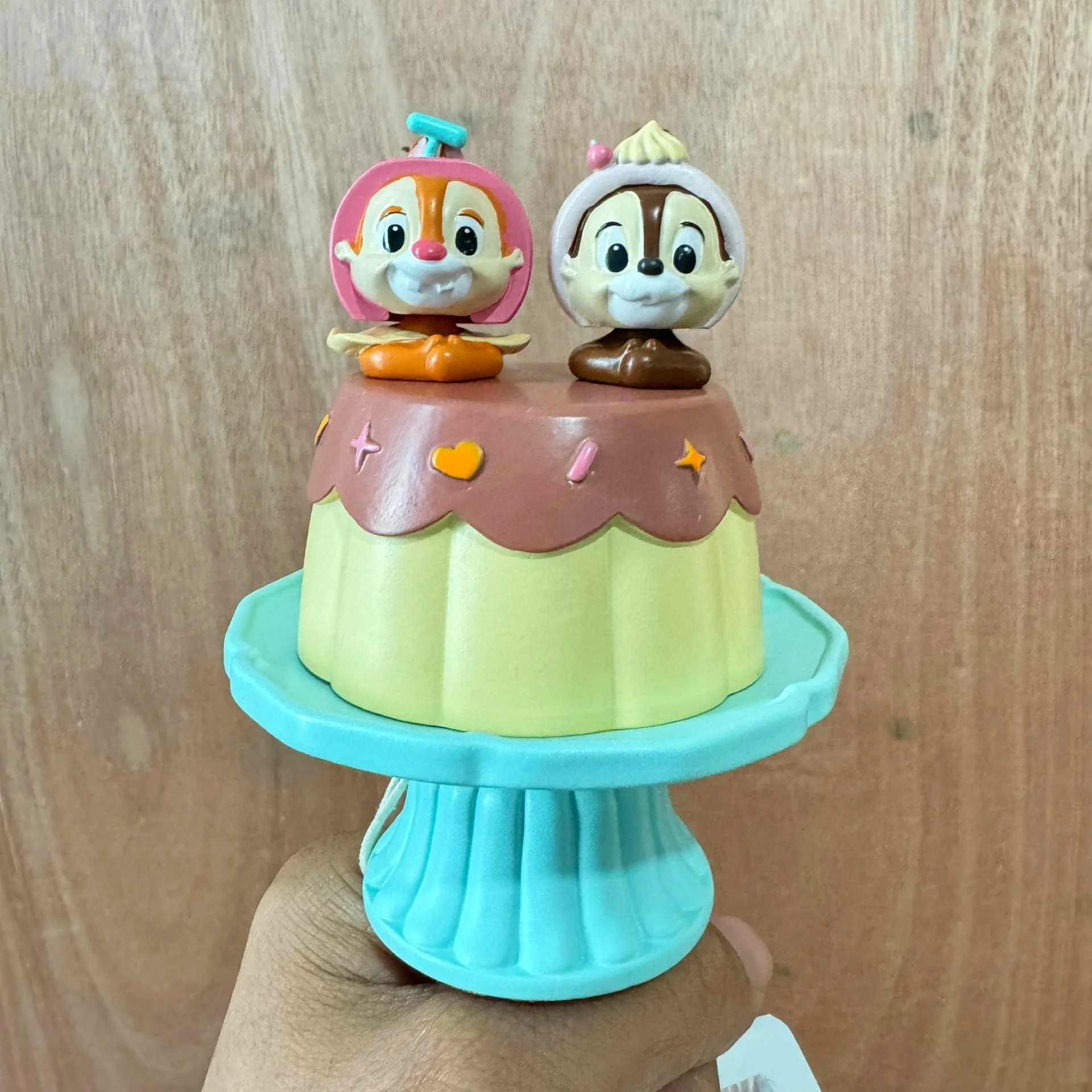 Shanghai Disneyland Souvenir - Chip 'n' Dale Birthday Cake Bobblehead Car Ornament Birthday Gift