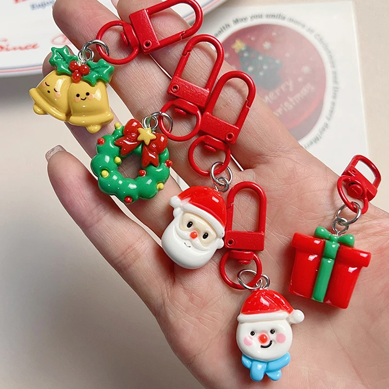 1/5Pcs Cute Cartoon Santa Claus Snowman Keychain Pendant Novelty Versatile Car Keyring Exquisite Backpack Decoration Gifts