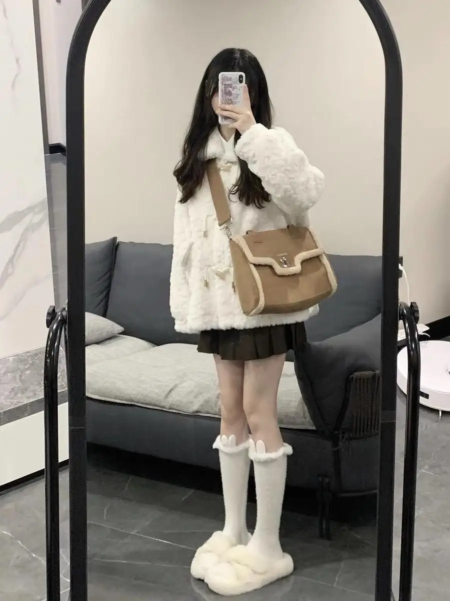 Lam Bont Jaet Vrouwen Leuke Pluizige Plu Herfst Winterjas Koreaanse Sle Kleine Maat Thiened Ort Bovenkleding 2024 Nieuwe Collectie