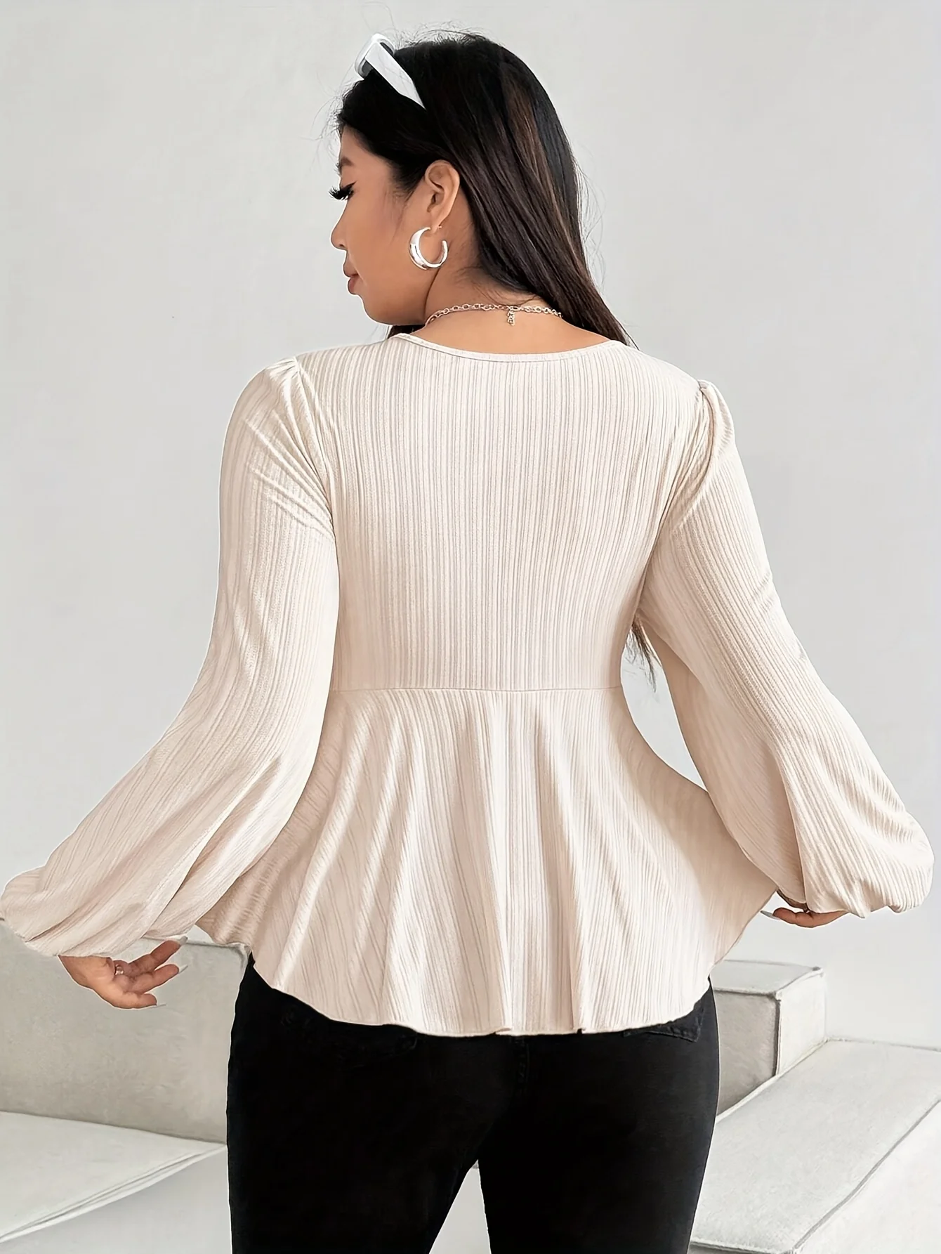 Plus-Size V-Ausschnitt Slim-Fit Langarm-Oberteil für Damen, Einfarbig, Elegantes V-Ausschnitt-Oberteil mit Laternenärmeln – Detail 7