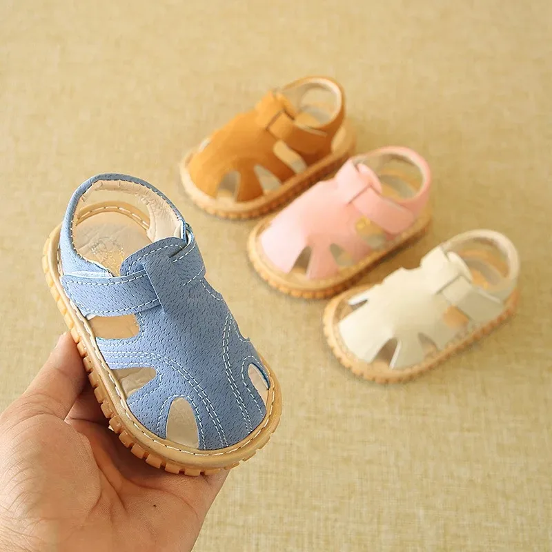 Baby Quietsch-Sandalen für Sommer, Kleinkinder Jungen Mädchen, Niedliche Freizeitschuhe, Rutschfeste Indoor-Lauflernschuhe – Detail 5