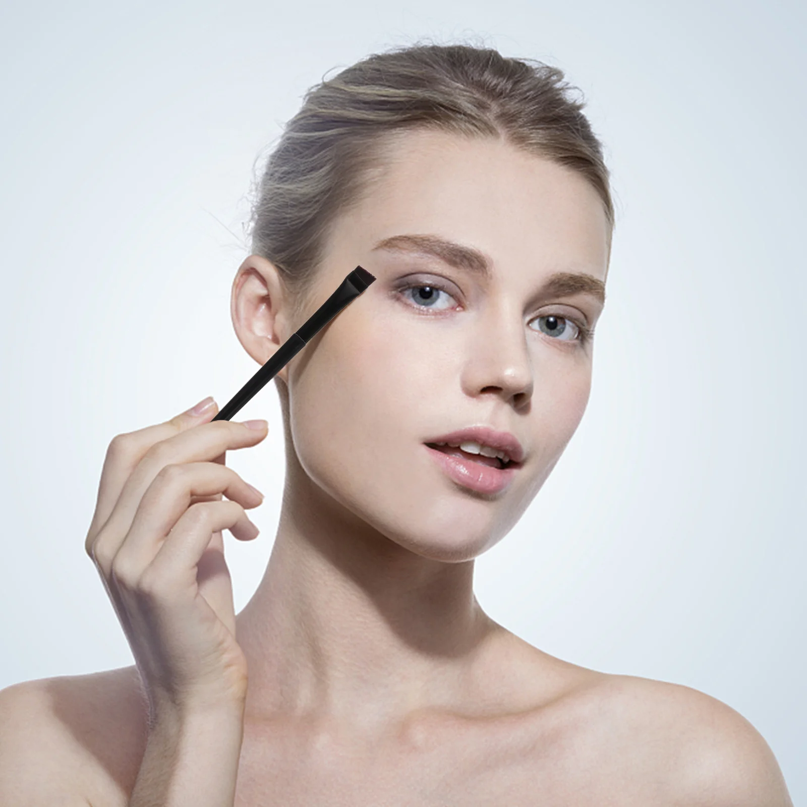 ชุดแปรงอายไลเนอร์ 3 ชิ้น แปรงแต่งหน้าอเนกประสงค์ สำหรับเขียนขอบตาและคิ้ว ด้ามจับทันสมัย ใช้งานสะดวก ของขวัญสำหรับผู้หญิง