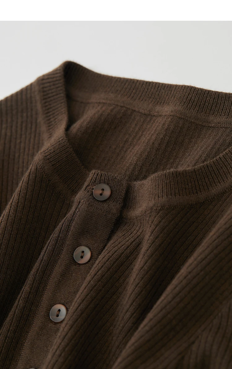 Amii Minimalism 2026 Strickjacke für Damen Herbst Neu Pendler O-Ausschnitt Gespleißte Kurze Wollstreifen Schlanke Langarm-Oberteile 12443022 – Detail 31