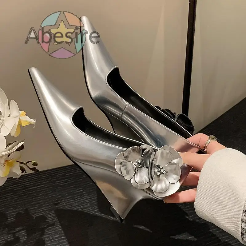 2024 New Arrival Temperament Wedge Pointed High Heels Women's Three Colors Selection Dress Wedding Shoes Bridal Flower Pumps