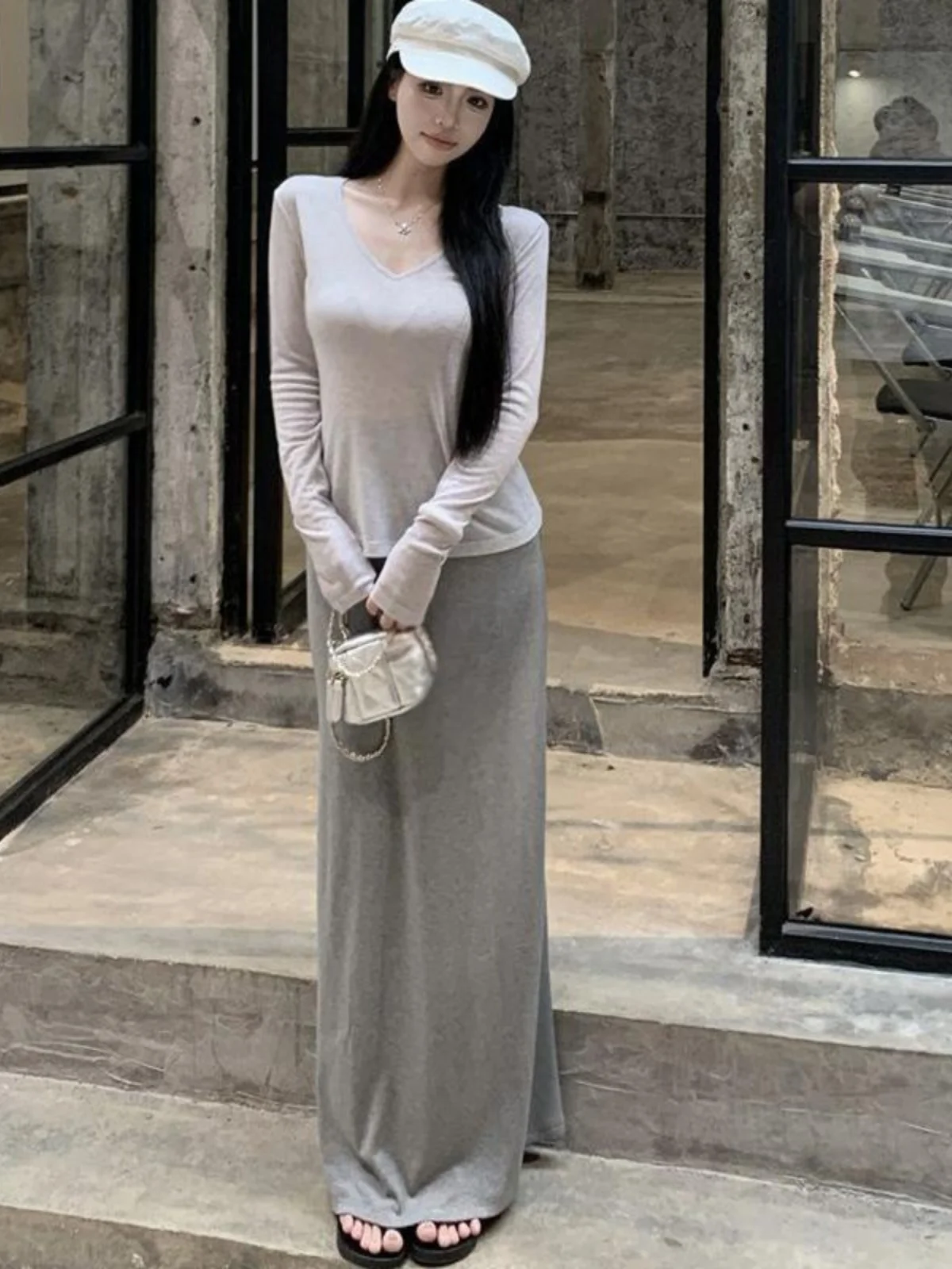 

Gray Thin Long Sleeve V-Neck Knitted T-Shirt Women's Early Autumn Lazy Slimming Basic Versatile Simple Top Fashion Set