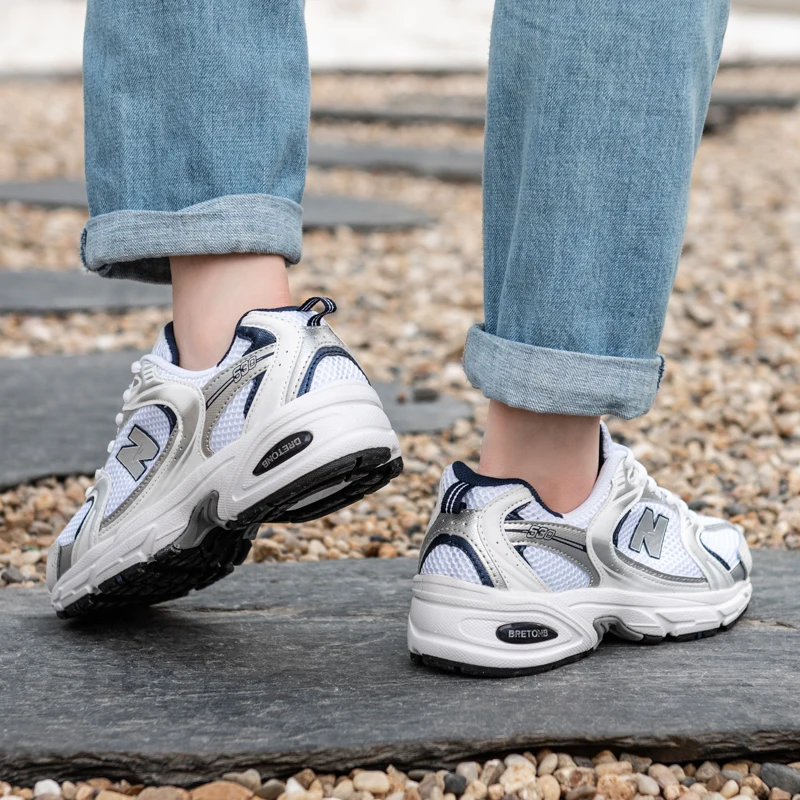 

2024 New Fashionable Running Shoes for Men and Women Classic Low cut Sports Shoes