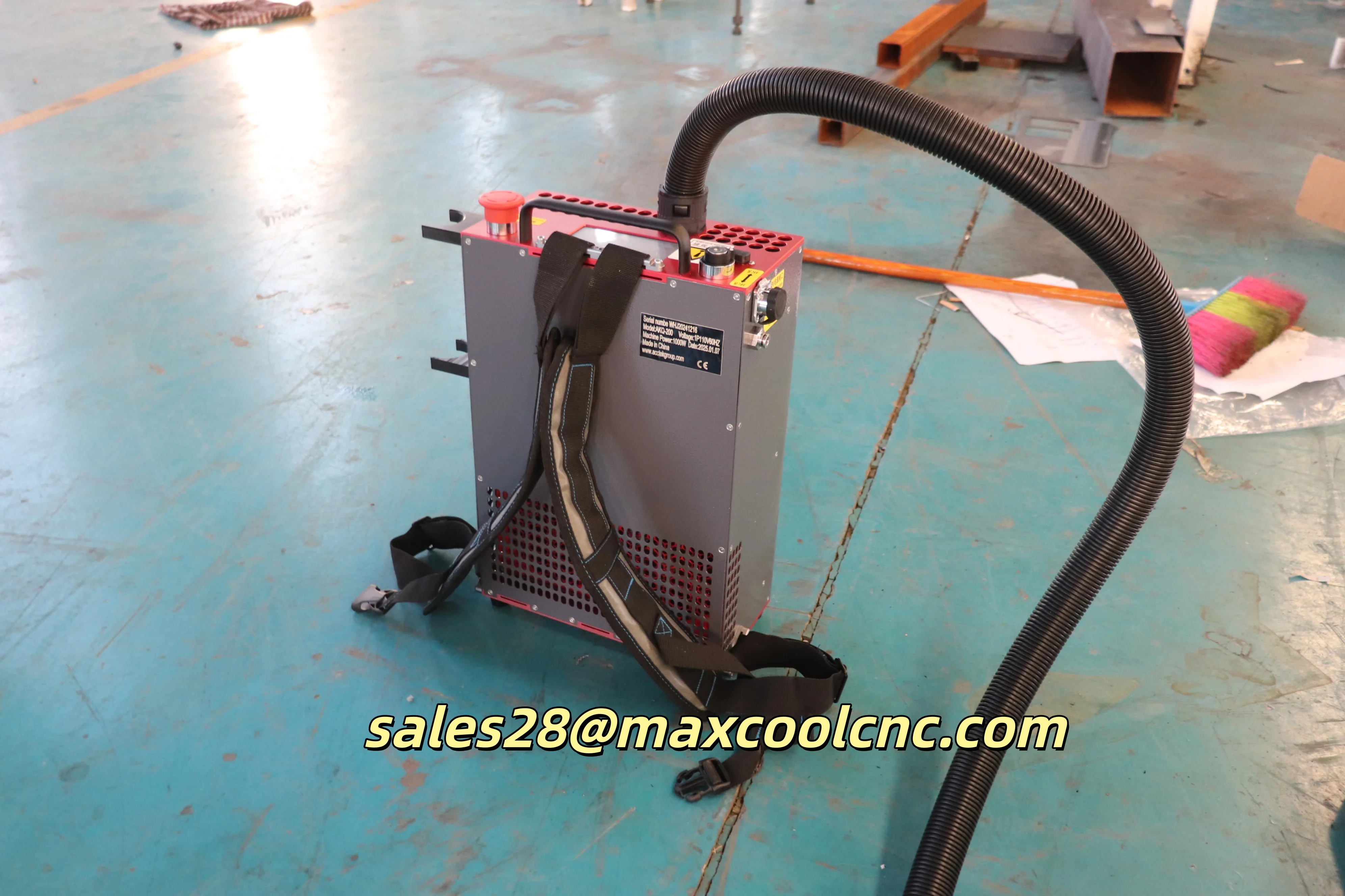 Macchina per Pulizia Laser Maxcool 100w 200w 300w Opzionale, Raffreddamento ad Aria, Rimozione Ruggine e Vernice per Metalli