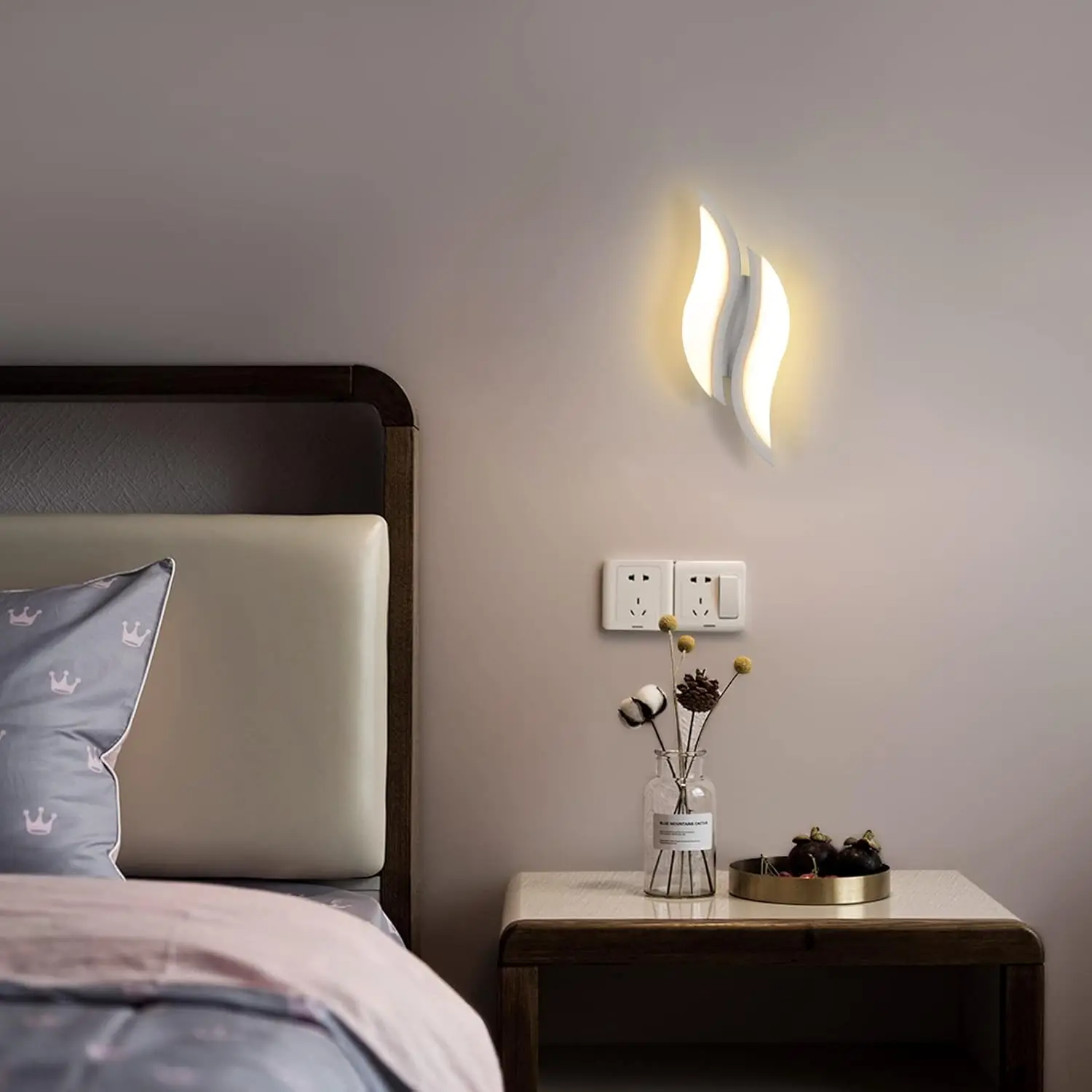 Modern Led Wall Light, 20W 3000K White Iron Wall Sconce with Unique Shape, Ideal for Staircase, Corridor, Balcony