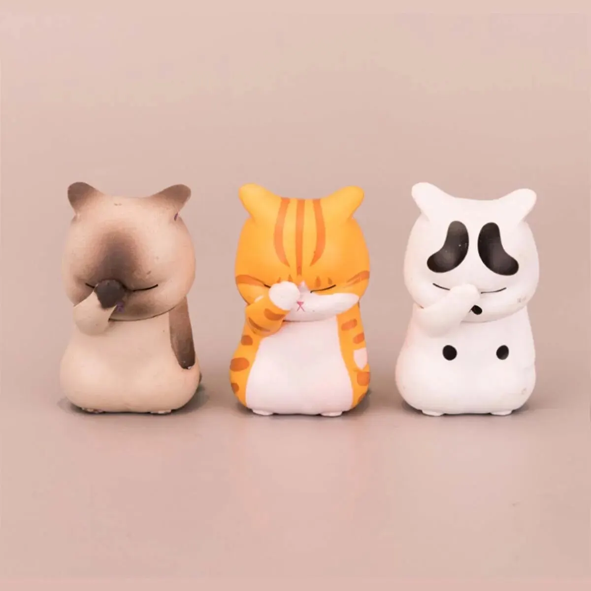 1pcs Cover Your Face Cat Figure Cartoon Anime Peripheral Kitten Doll Toy Cake Ornaments