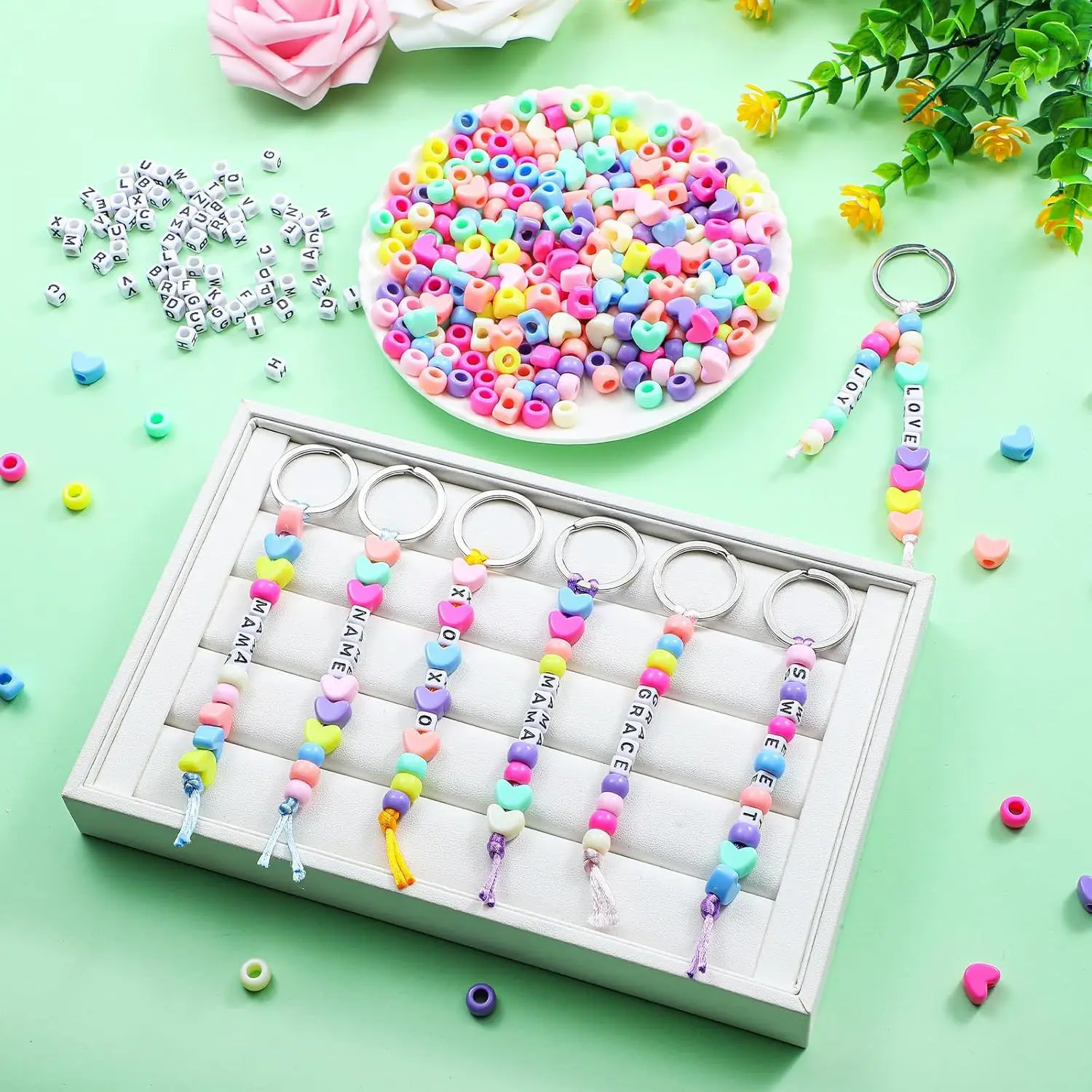 566pcs DIY Keychain Kit, Heart-Shaped Beaded Accessories, Adjustable Letter Keychain, DIY Bag Pendant Keychain, for Birthday image 3