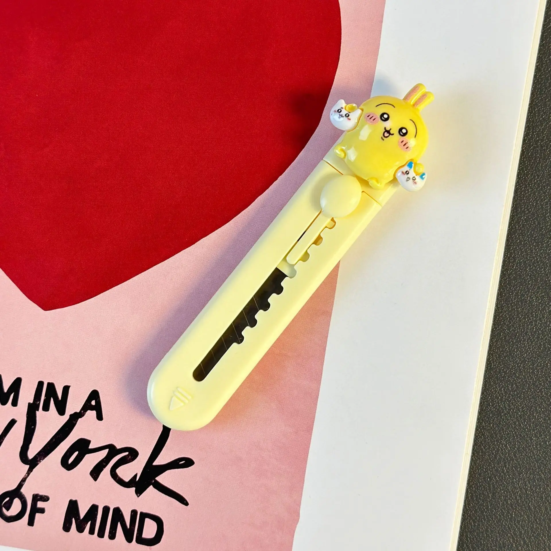 ckw Mini-Universalmesser Niedliches Usagi Hachiware Einziehbares Kartonmesser Tragbares Kleines Kunstmesser für Umschläge & Pakete – Detail 10