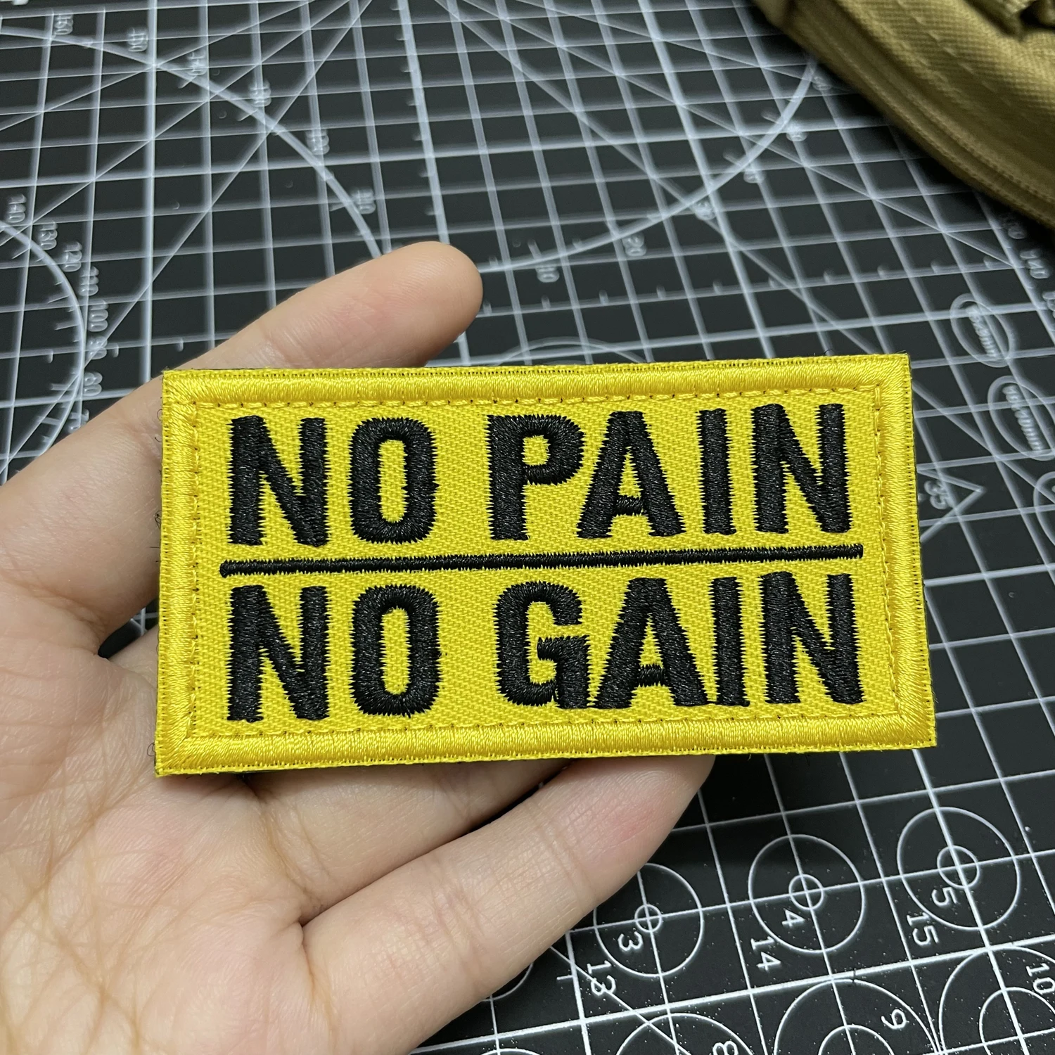 NO PAIN NO GAIN Embroidered patch hook and loop fasteners Funny Yellow Motivational Slogan Morale badge. DIY for jacket backpack