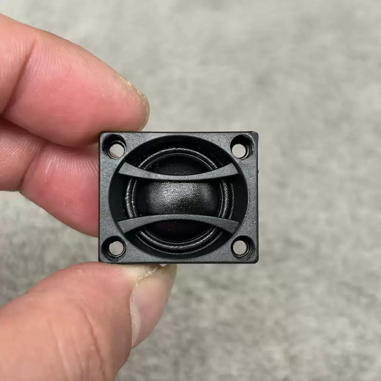 2PCS GHXAMP High-Fidelity Mini Tweeter Speaker 8 Ohm 10W – Ideal for DIY Speaker Treble Enhancement