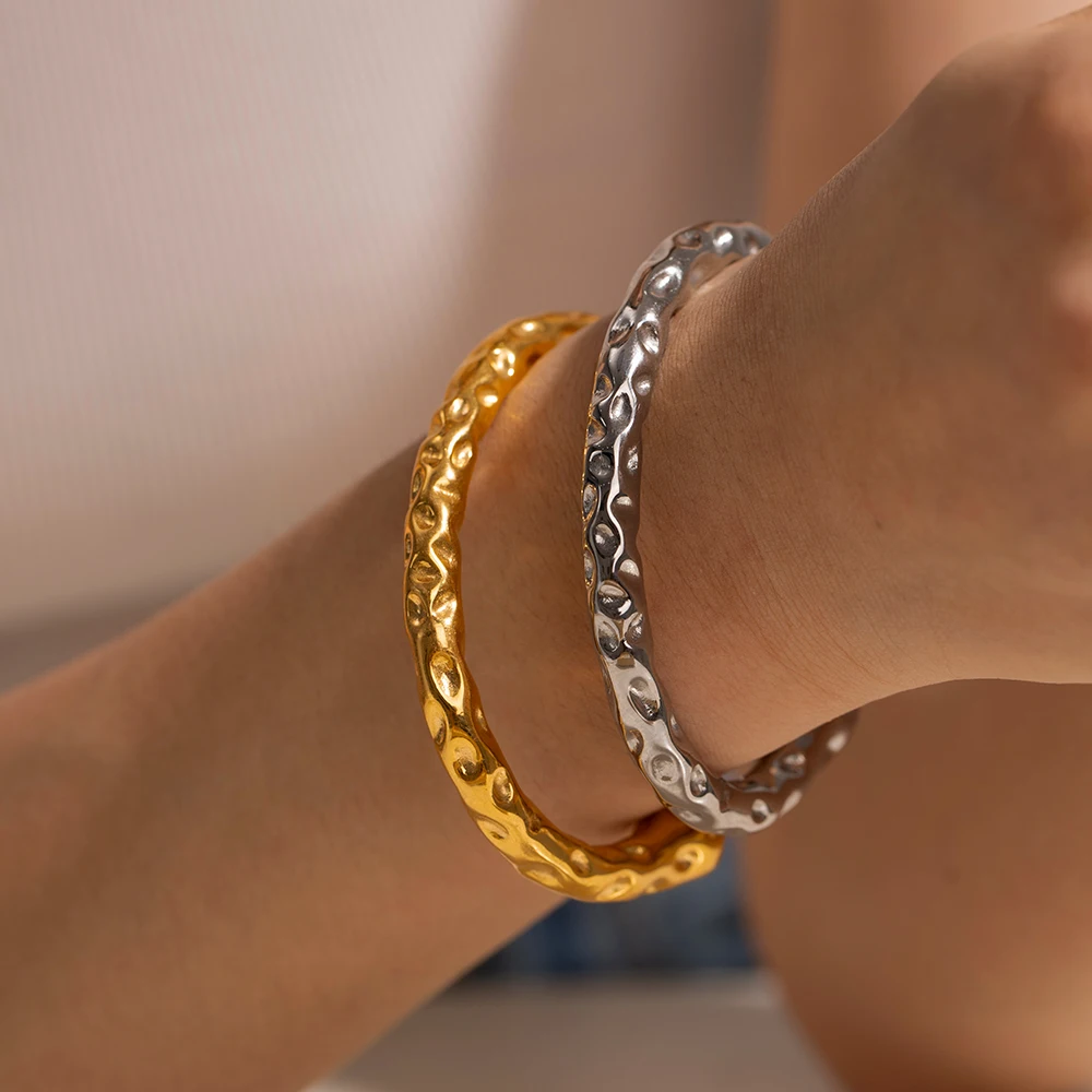 Yori pulseira de punho aberto geométrica de metal, à prova d'água, aço inoxidável, declaração, textura de cor dourada, joias vintage, ferrugem proo