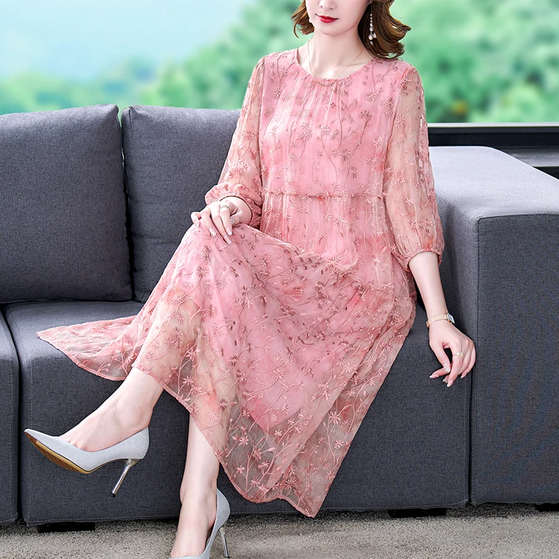 

2024 New Pink Mesh Embroidery Midi Dress Spring Summer Fashion Light Loose Waist Dress Women Korean Korean Luxury Elegant Robe