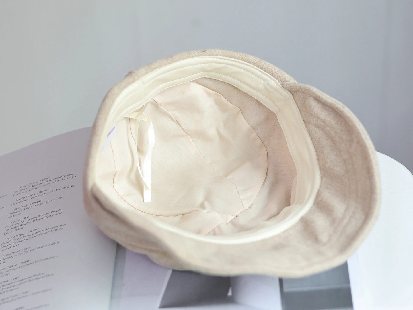 قبعة موزع الصحف للنساء قبعة بيريه واسعة الحواف للنساء موضة خريف/شتاء ، قبعة رسام نمط عتيق إكسسوارات جديدة