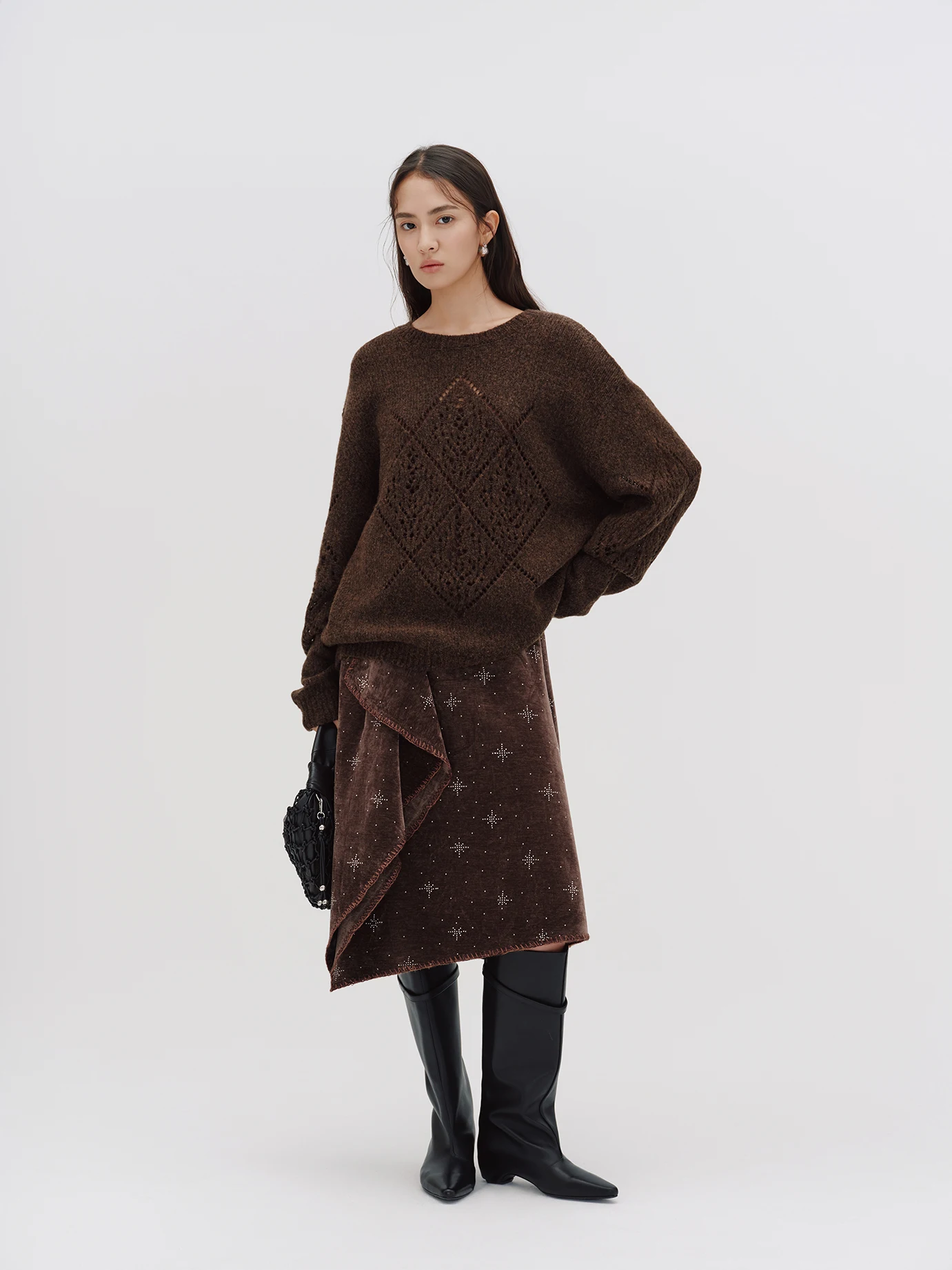Conjunto de Três Peças Vena Label 25FW: Suéter com Padrão Vazado, Saia com Detalhes Elaborados e Roupa de Trabalho Elegante para Mulheres