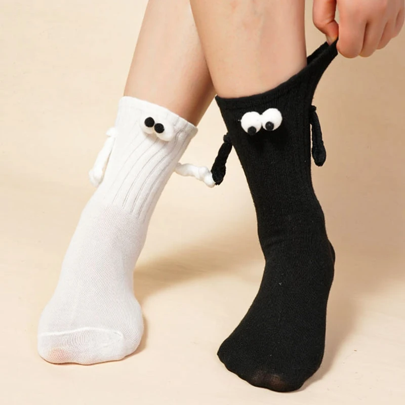 1 Pair Club Celebrity Couple Socks Ins Fashion Funny Creative Magnetic Attraction Hands Black White Cartoon Eyes Couples Socks