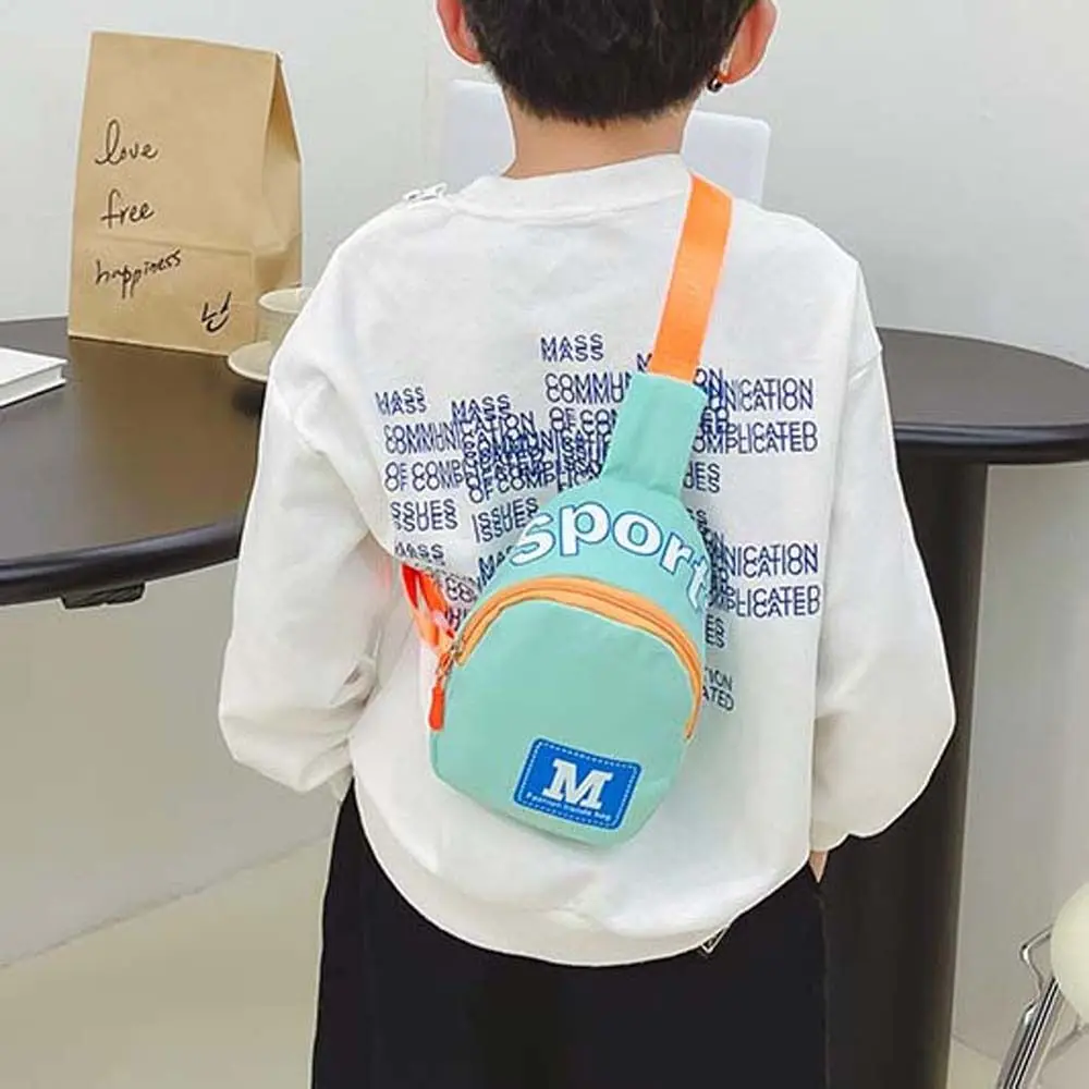 Детская нагрудная сумка с надписью M, нейлоновая уличная дорожная Сумочка на плечо в Корейском стиле, вместительная спортивная детская повседневная сумка через плечо