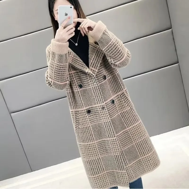 Nuovo modello scozzese autunno inverno visone pile imitazione cappotto di media lunghezza donna allentata cardigan ispessito trench per cappotto da donna