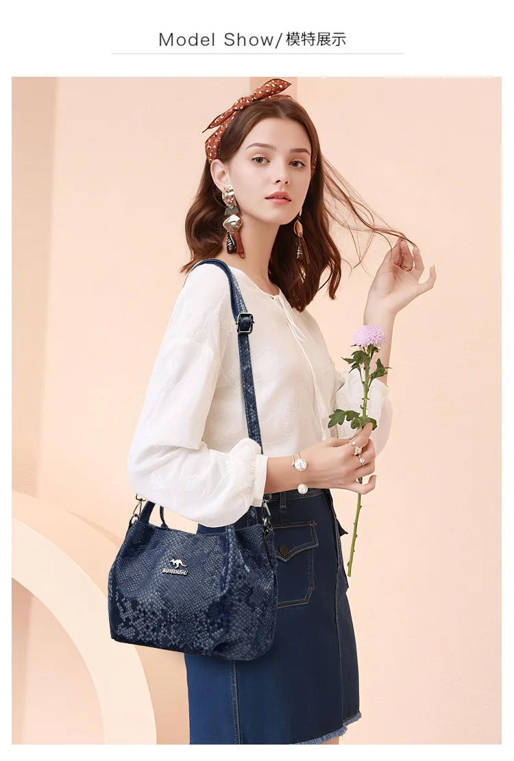 

Women's Colorful Snakeskin Grain Bag - Crossbody, Shoulder & Handheld Style