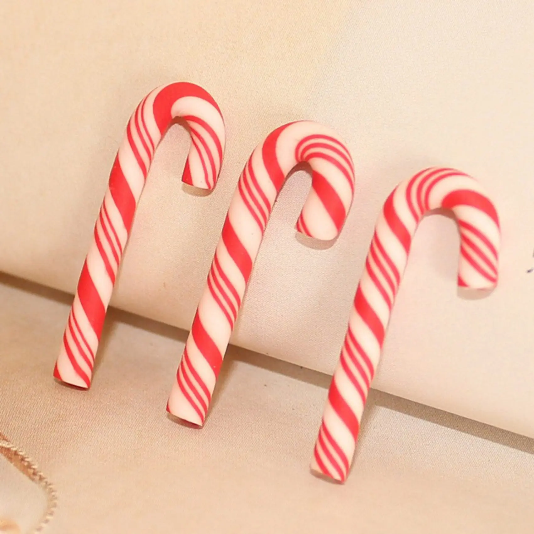 Cerâmica macia Christmas Candy Cane, vermelho, acessórios de jóias, decoração para casa, ano novo, 10pcs