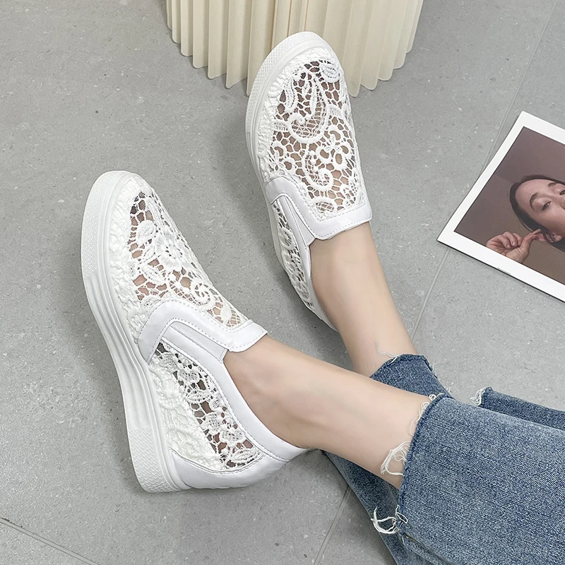 

2022 Spring and Summer New Mesh Shoes Women's Breathable Mesh Shoes White Shoes Hollow Lace Inner Increase Lazy Shoes