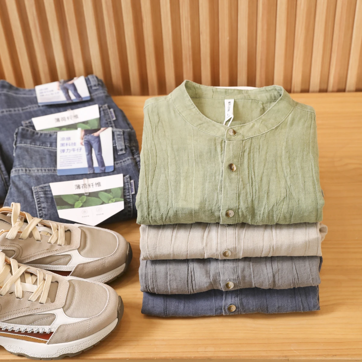 

Новый Национальный Слэ! Шёлк! Премиальное качество! Летняя мужская рубашка в стиле ретро с плиссировкой, коротким рукавом, воротником-стойкой, свободного кроя...