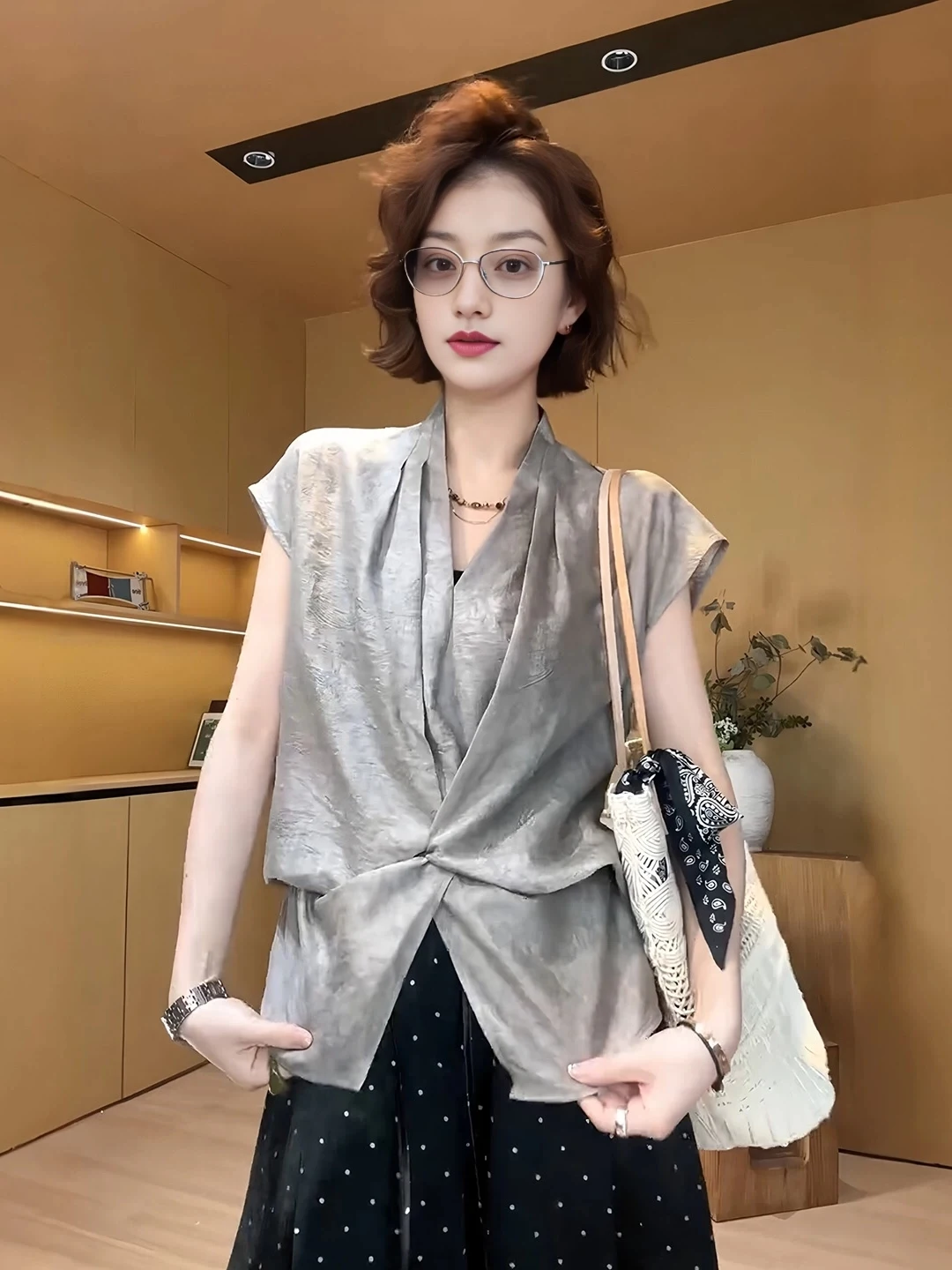

plus Size V-Neck Knot Short Sleeve Shirt Women Summer Loose Slimming Meat Covering Personality Top Korean Style Commute Wind