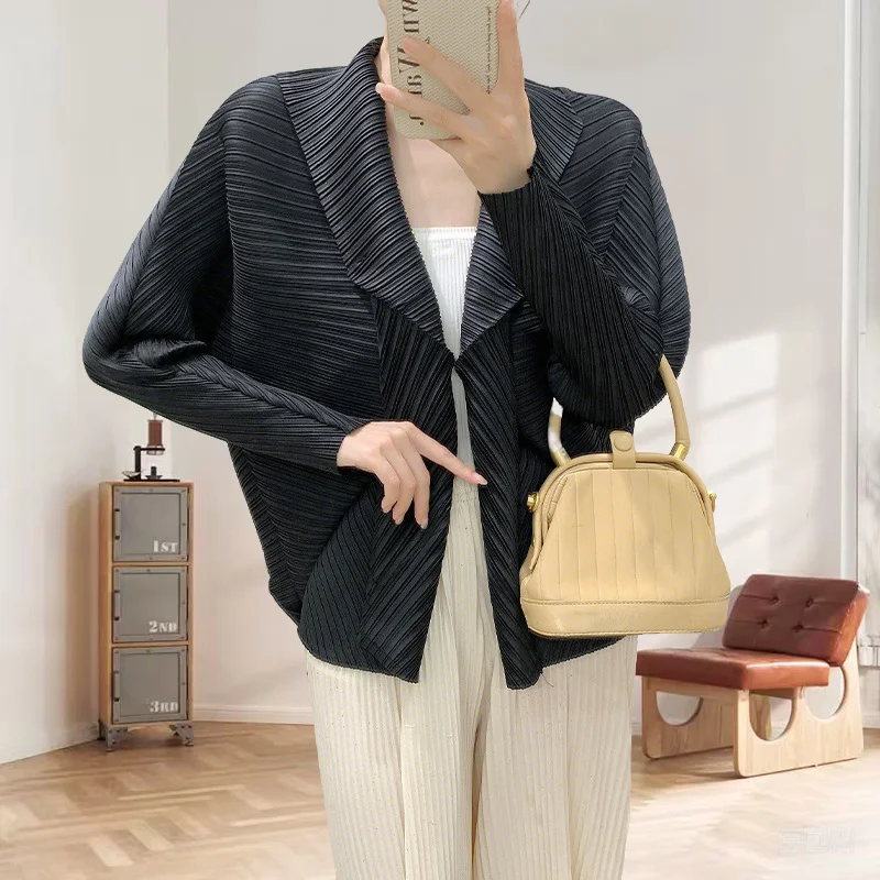

Miyake Pleated Shirt Commuter 2025 New Spring Blouse Fold Short Jacket Women Pleat Top Loose Casual Design Sense Pleat Cardigan