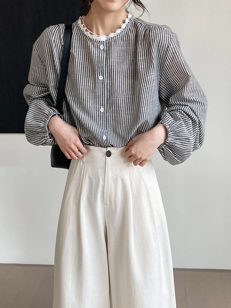 Retro Artistic Lace Collar Checkered Shirt for Women, Japanese Loose Round Neck Doll Shirt, Long Sleeved Top