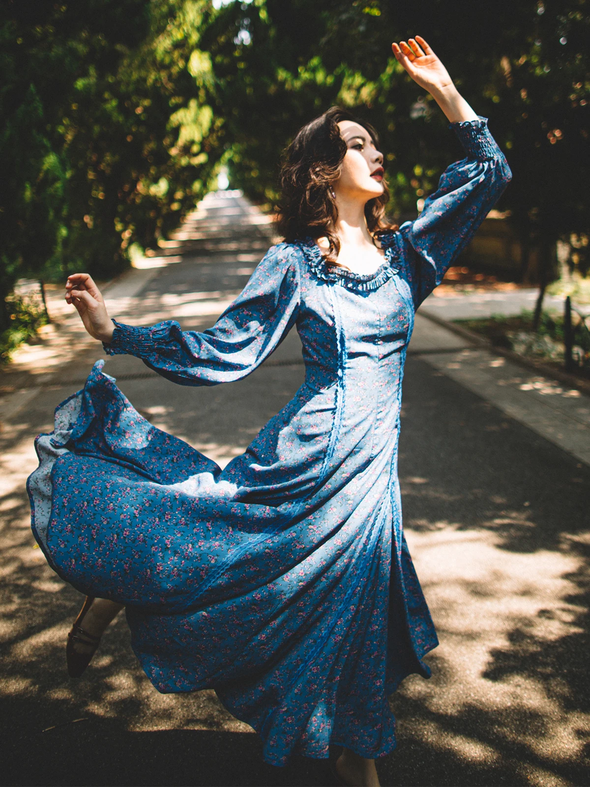 

Оригинальный костюм Sahara Capricorn в винтажном стиле с цветочным кружевом, квадратным воротником, без декора, белый, в стиле «белая ведьма», ретро-принт, в стиле Лолита.