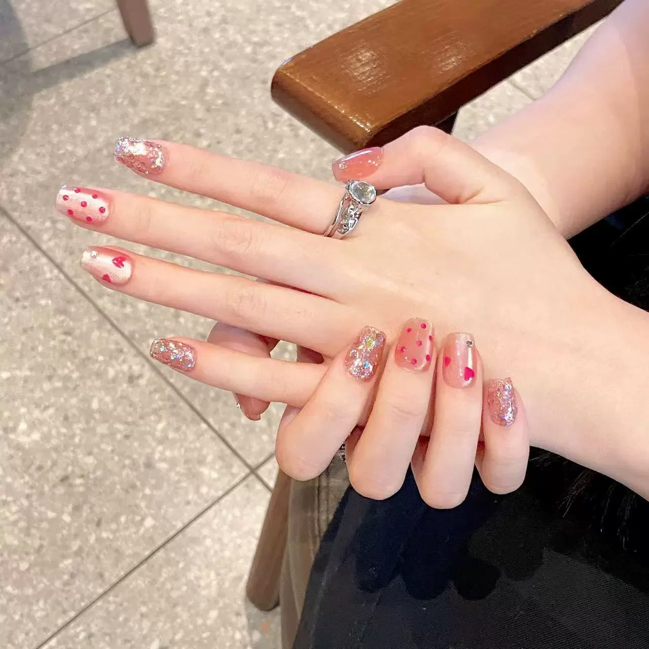 

10Pcs New Handmade Manicure Short Cat Eye Nails with Cute Pink Love Polka Dot Design Sparkling Nails Wearable Nail Tips Art Tool