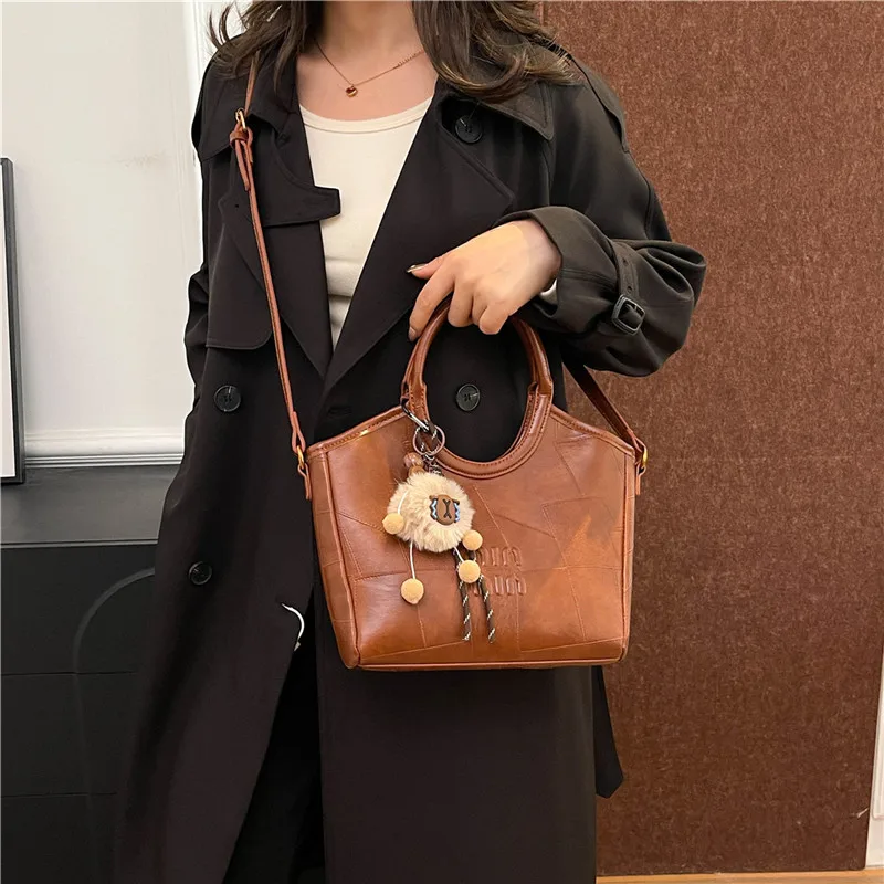 

‌2025 Retro Tote Bag - Premium Messenger Shoulder Bag - Large Capacity Commuting Niche Handbag‌