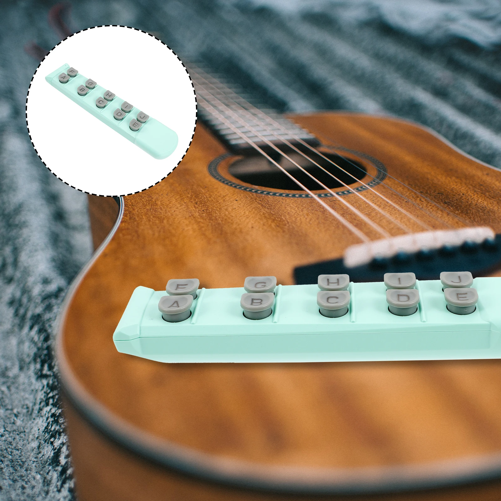 

Guitar Finger Trainer ABS Plastic Portable Practice Tool Beginner Supplies Exerciser Grid Practical Musical Instrument Guitarist