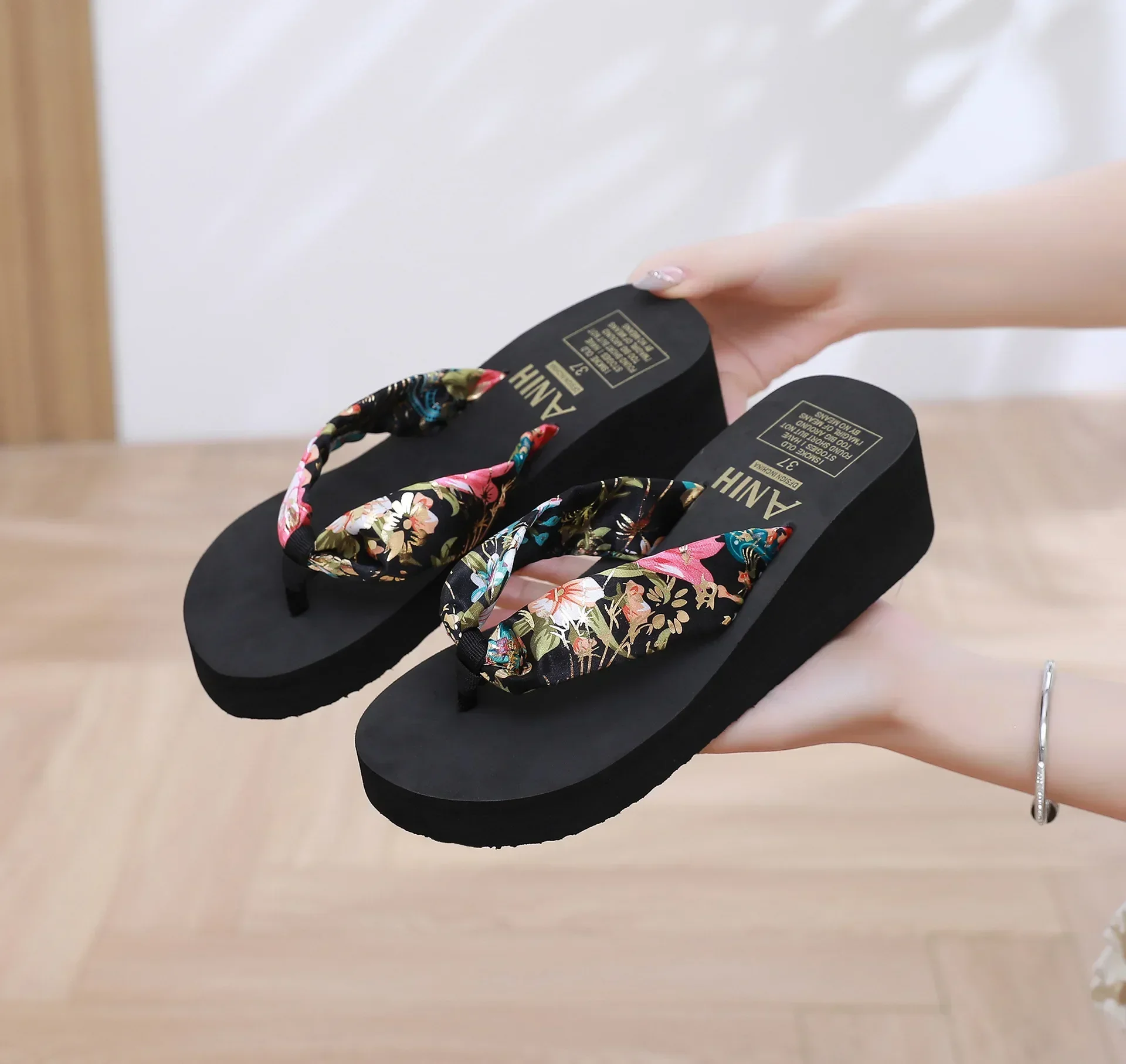 Damen Flip-Flops Sommer Strand Plateau-Slipper Lässige Outdoor-Keilsandalen Sommer Damenschuhe – Detail 4