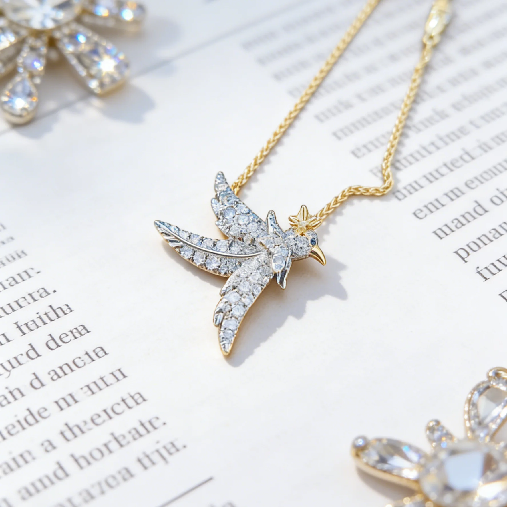 

Роскошное колье-подвеска в форме ласточки, из серебра 925 пробы, инкрустированное кубическим цирконием, изысканный подарок в виде украшения в форме животного.