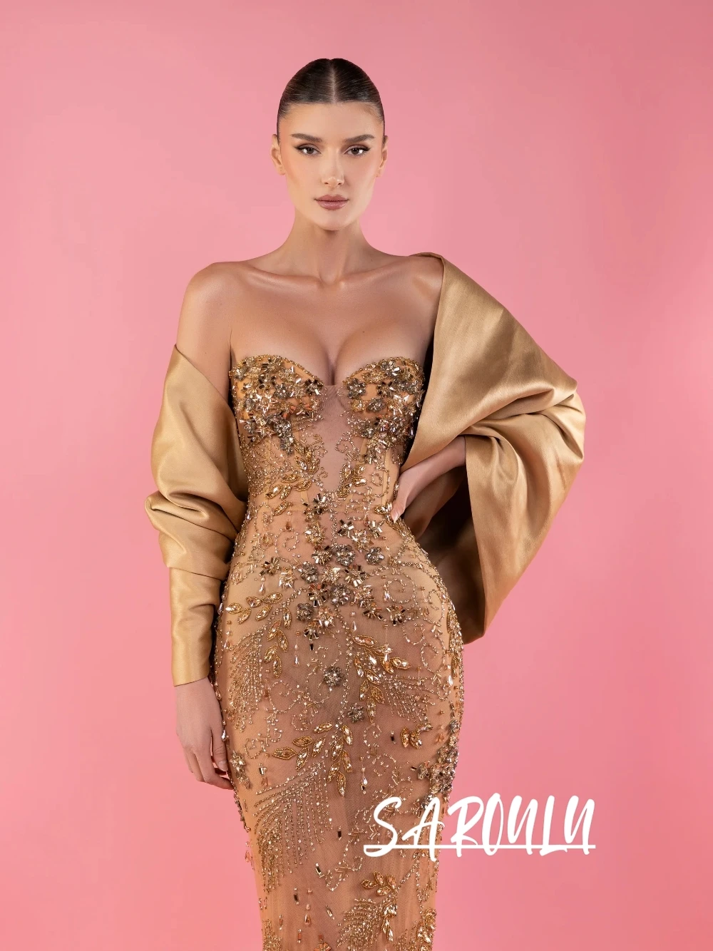 2026 Golden Rhinestones Sequined Evening Dress See Through Straight Customzied Prom Gown With Cape Richly Fashion Party Wear