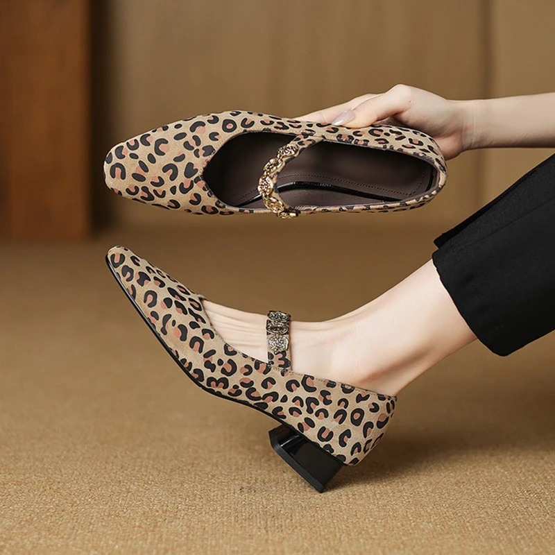 

НОВЫЕ весенне-осенние женские туфли-лодочки, туфли на массивном каблуке с квадратным носком, женские туфли из овечьей замши, лаконичные туфли Мэри Джейн без шнуровки