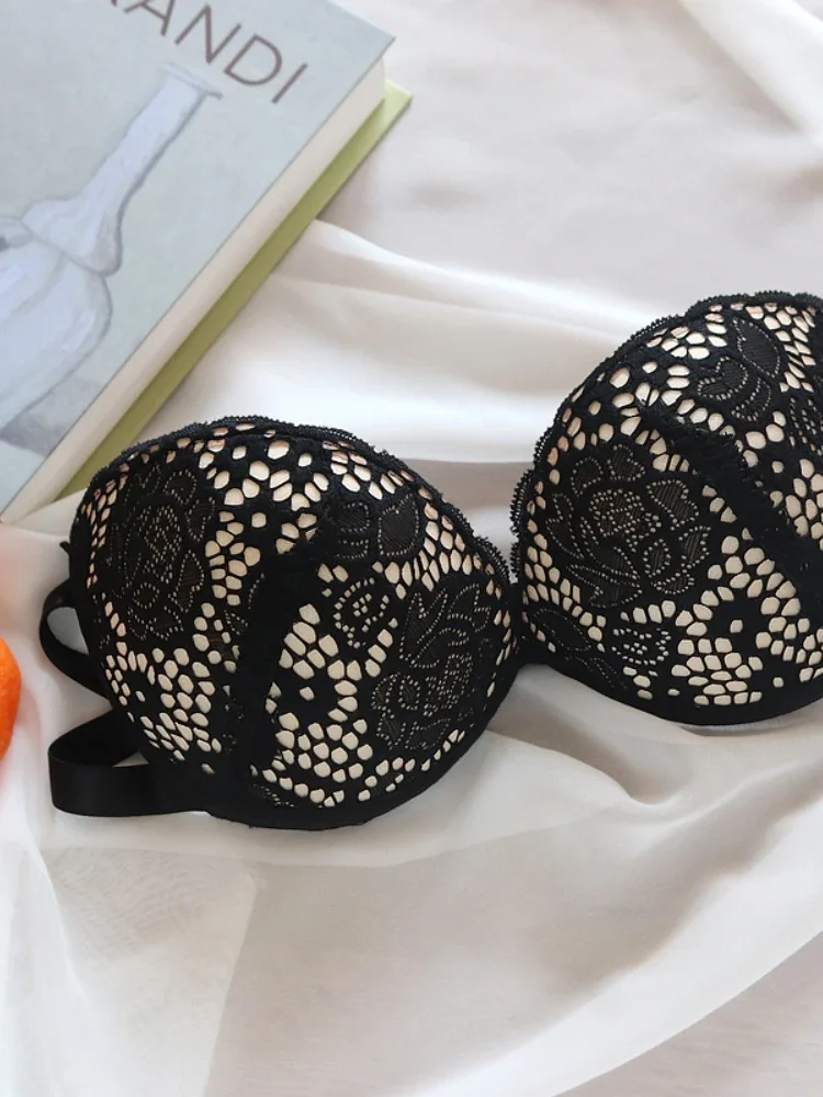 Bra Renda Tanpa Tali untuk Wanita Lingerie Seksi Punggung Terbuka Tidak Terlihat Bra Nirkabel 1/2 Cup Push Up Pakaian Dalam Anak Perempuan Bra Tanpa Punggung